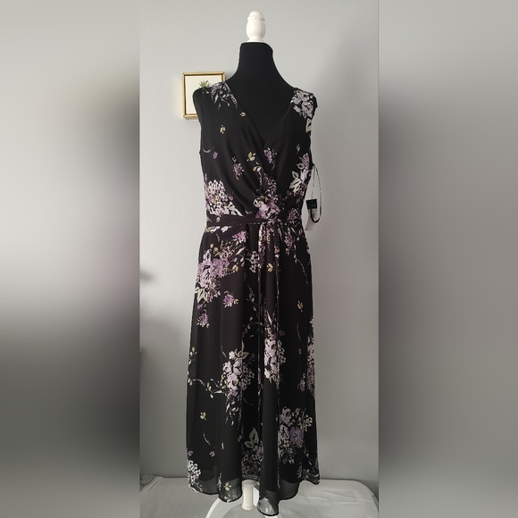 Ralph Lauren Dresses & Skirts - Ralph Lauren Women dress  Size 12 new Tags Sleeveless Style Wrap Zipper Back New